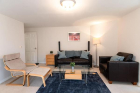 Florey Court, Long Stays Disc, Sleeps 6 in 2 Bedrooms, Parking